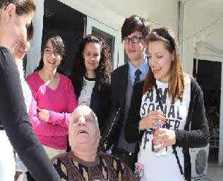 HUMANITIES STUDENTS VISITED THE OLD PEOPLES
