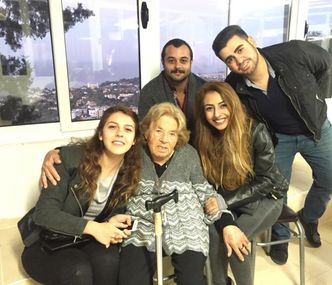 GAÜ Öğrencilerinden Lapta Huzurevi’ne Ziyaret