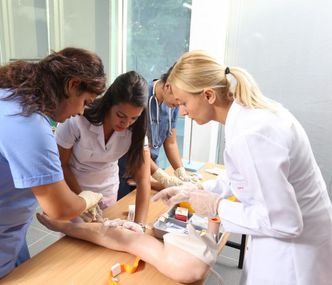 GAÜ Modern Sağlık Laboratuvarları İle Eğitimde Fark Yaratıyor