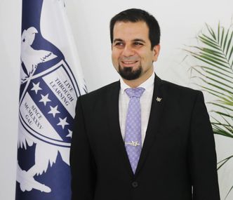 GÜNÜMÜZ MİMARLIĞINA ELEŞTİREL BİR BAKIŞ; DOÇ. DR. HOSSEİN SADRİ, "NEOLİBERALİZM VE MİMARLIK MESLEĞİNİN SONU" ADLI KİTABI İLE, 16 ÜLKEDEN 30'DAN FAZLA YAZAR İLE BİRLİKTE SAF TUTUYOR.