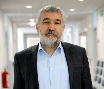 PROF. DR. YEŞİLTAŞ, “KKTC'DE EĞİTİM ALMAYA GELEN ÖĞRENCİLERİN ÜLKE TURİZMİNE KATACAĞI DEĞER ÇOK FAZLA”