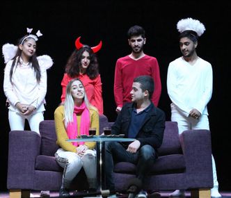 GAÜ SAĞLIKÇILARINDAN, TİYATRO GÖSTERİSİ