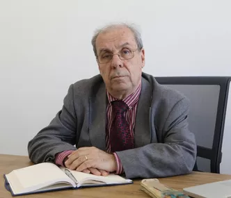 PROF. DR. İŞBİR; "ECZACILIK; İŞ BULMA ALANI ÇOK GENİŞ VE SAYGIN BİR MESLEKTİR"