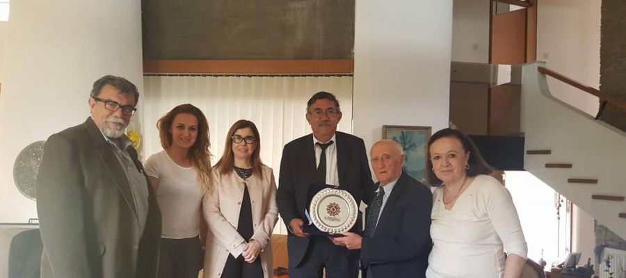 Kau Kibris In Ilk Kulak Burun Bogaz Doktoru Ali Niyazi Fikret I Evinde Ziyaret Etti American University Of Cyprus